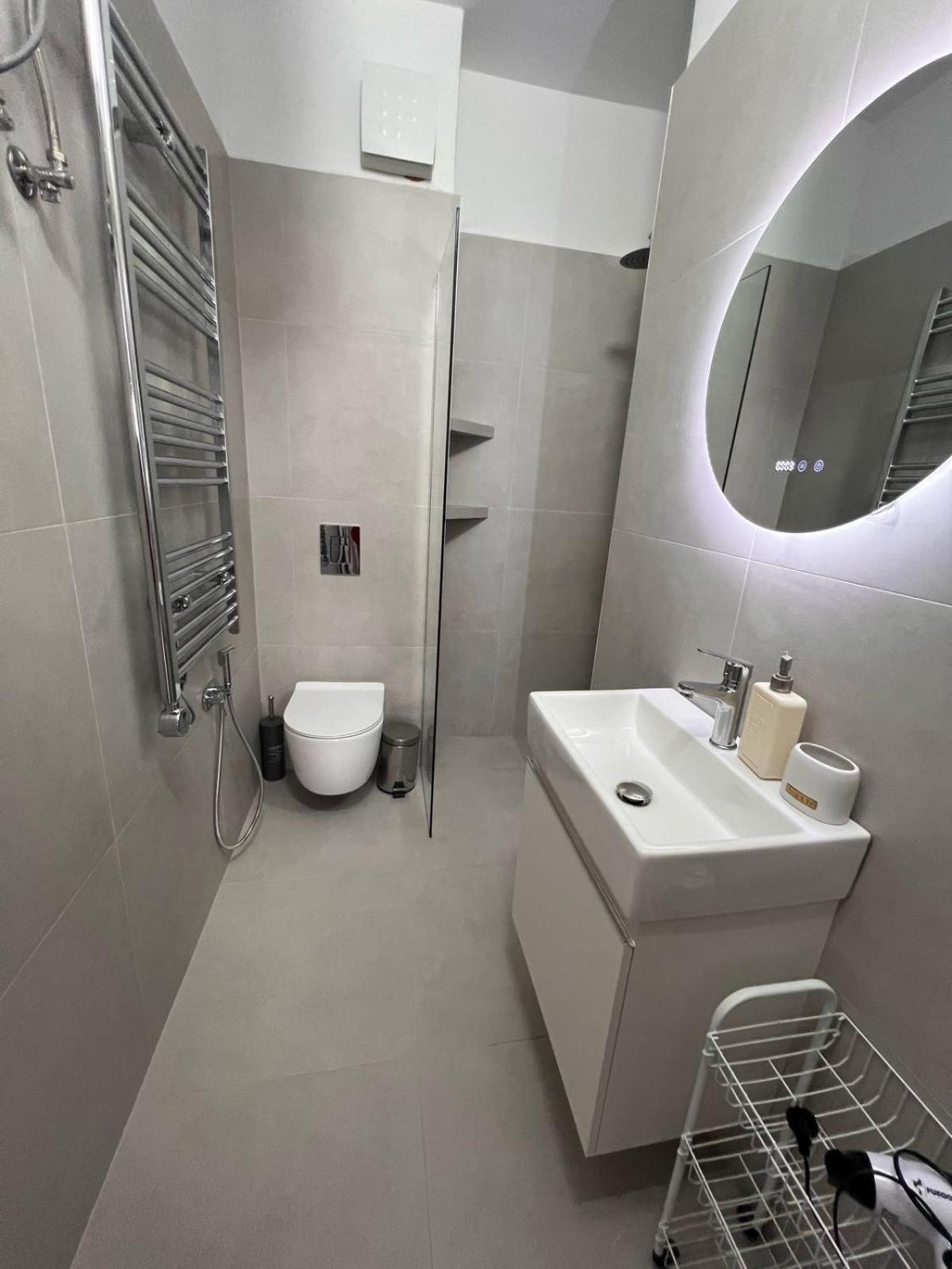 Snajder Apartment, 50m Beach, 2 Bedrooms, 2 Bathrooms, 1living Room, Self Check-in